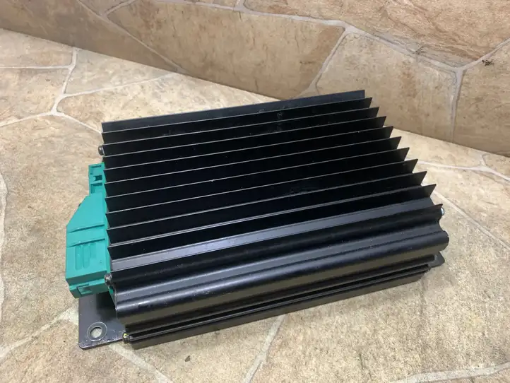 Mercedes-Benz SL R230 (2001 - 2012) A2308200189 Усилитель звука — фото 2