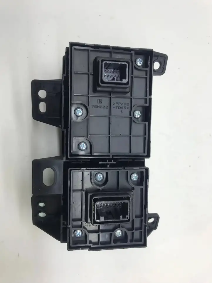 (2017 - ) 75H322 Включатель AUTO HOLD — фото 4