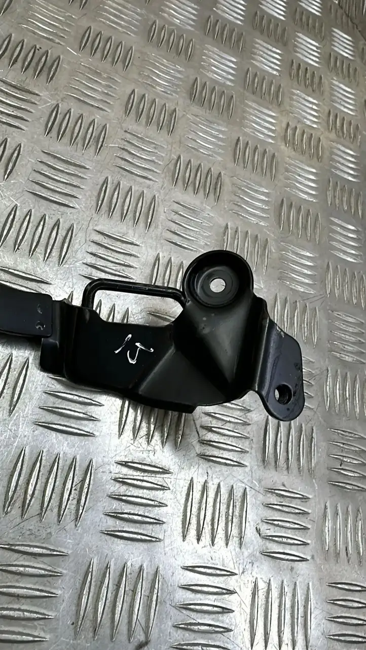 Lexus IS III XE30 (2010 - 2013) Кронштейн ISOFIX — фото 2