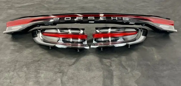 Porsche Macan (95B) (2019 - ) 95B945307 Комплект задних фонарей — фото 1