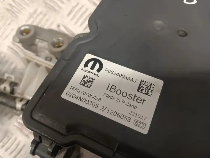 Chrysler Pacifica (2016 - ) P68240033AJ Распределитель тормозного усилия — фото 3