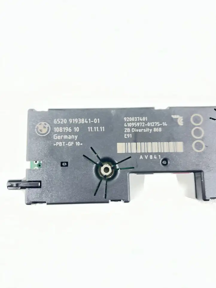 BMW 3 E90 E91 (2005 - 2012) 65209193841 Усилитель антенны — фото 5