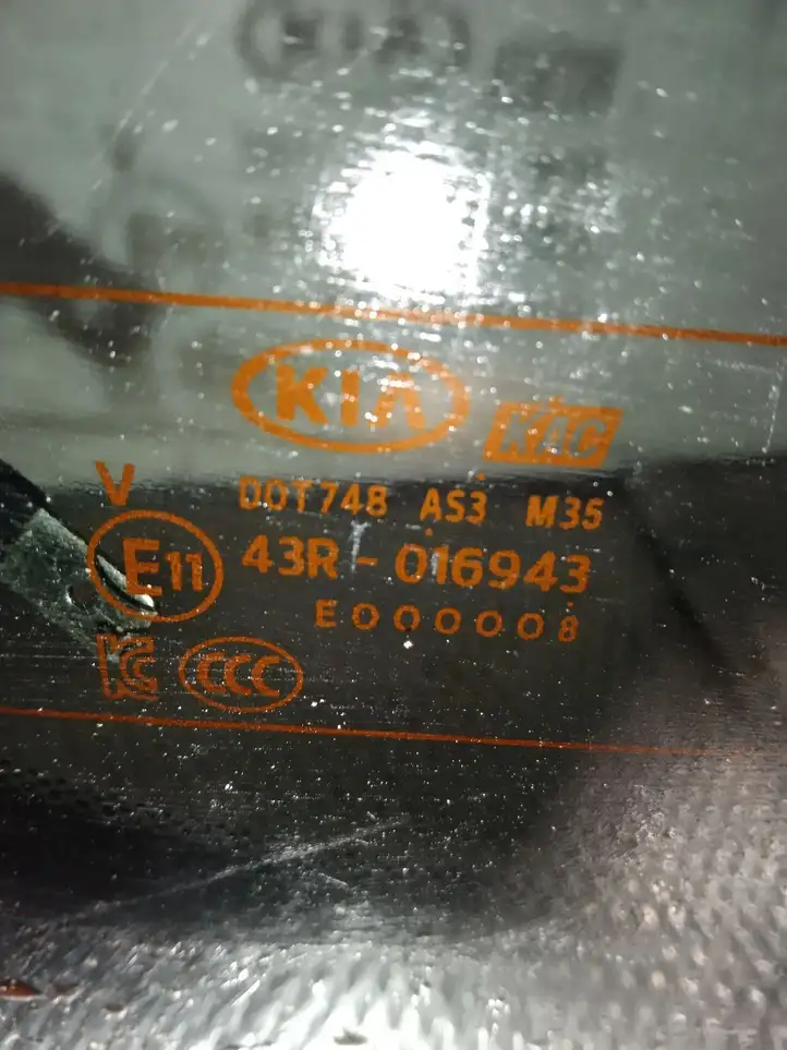 Kia Picanto (2017 - ) Стекло двери багажника — фото 5