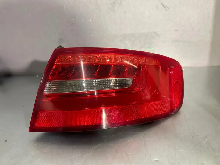 Audi A4 S4 B8 8K (2007 - 2011) 8K9945096D Задний фонарь в кузове — фото 1