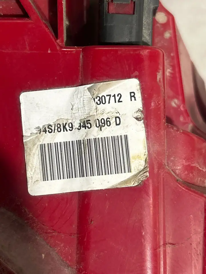 Audi A4 S4 B8 8K (2007 - 2011) 8K9945096D Задний фонарь в кузове — фото 3