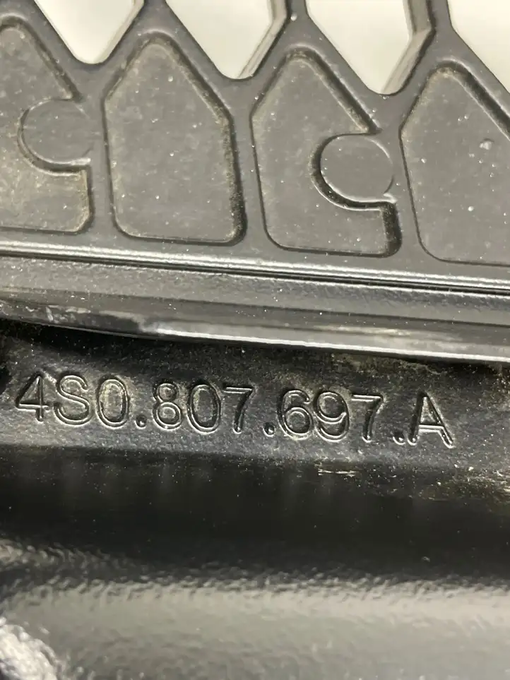 Audi R8 4S (2015 - ) 4S0807697A Угловая часть заднего бампера — фото 6
