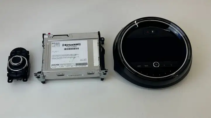 Mini Cooper Countryman F60 (2020 - 2023) 5A0A3F0 Магнитола / мультимедийная система — фото 1