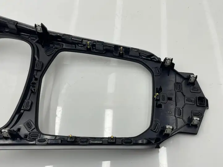 BMW 1 F40 (2019 - ) 5A049E0 Другая деталь консоли (туннеля) — фото 2