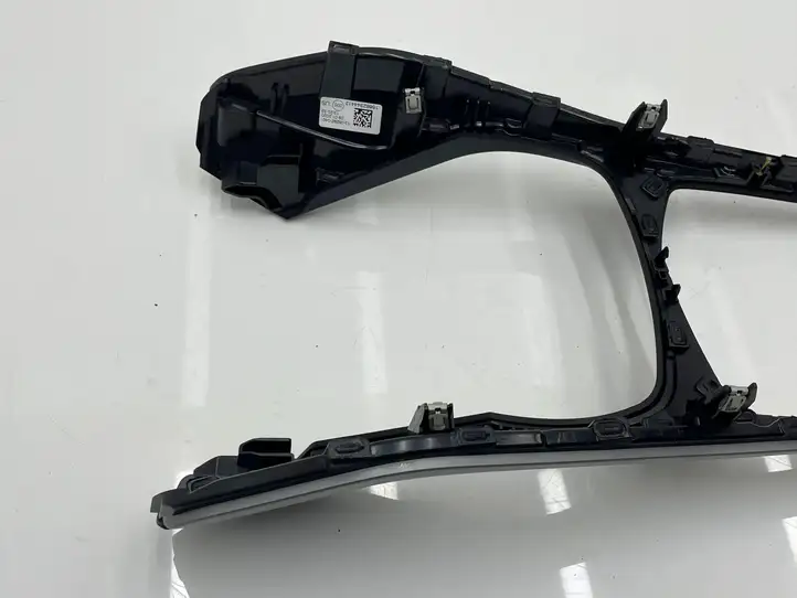 BMW 1 F40 (2019 - ) 5A049E0 Другая деталь консоли (туннеля) — фото 3
