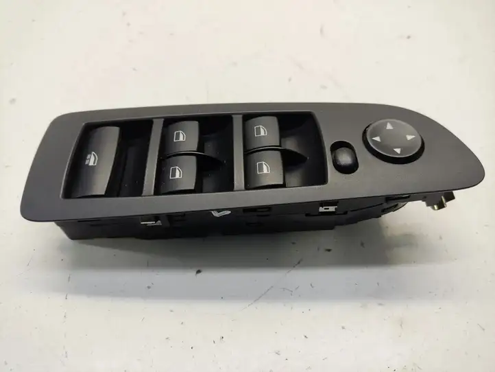 BMW 1 E82 E88 (2007 - 2014) 9217317 Кнопка стеклоподъемников — фото 1