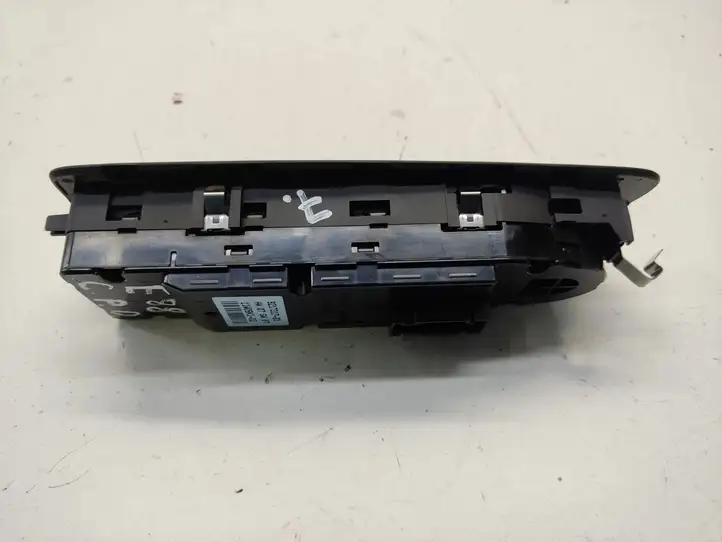 BMW 1 E82 E88 (2007 - 2014) 9217317 Кнопка стеклоподъемников — фото 3