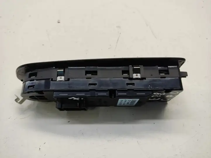 BMW 1 E82 E88 (2007 - 2014) 9217317 Кнопка стеклоподъемников — фото 6