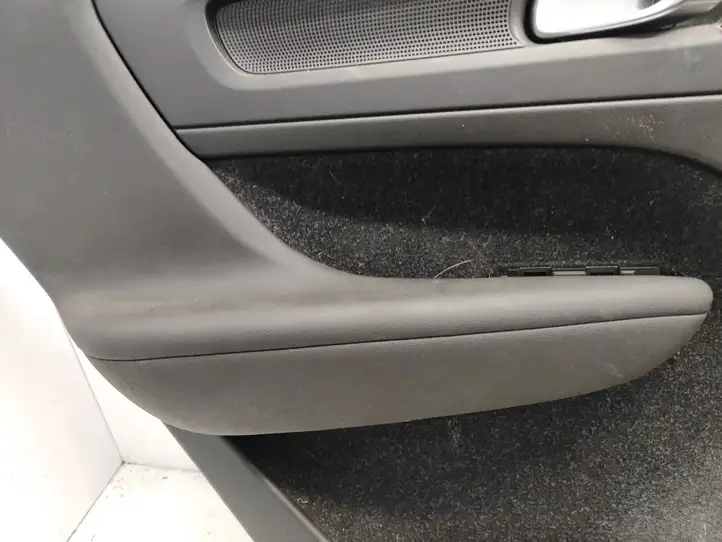 Volvo XC40 (2017 - ) 31407697 Обшивка задней двери — фото 6