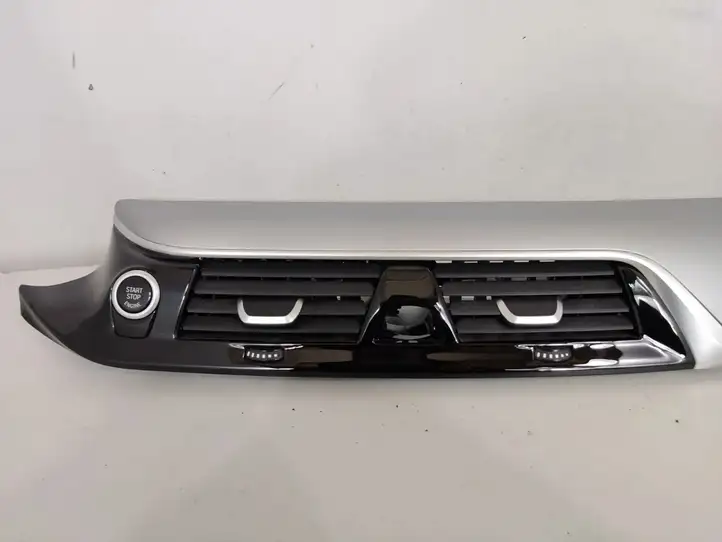 BMW 5 G30 G31 (2016 - ) 9378020 Декоративная планка — фото 12