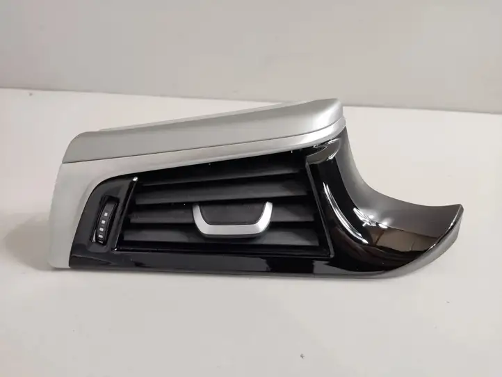 BMW 5 G30 G31 (2016 - ) 9378020 Декоративная планка — фото 19