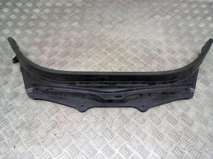 7340207 BMW 5 G30 G31 Kita variklio skyriaus detalė