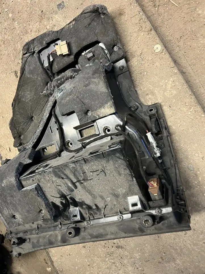 Audi A4 S4 B6 8E 8H (2000 - 2006) Автомобильный холодильник — фото 2