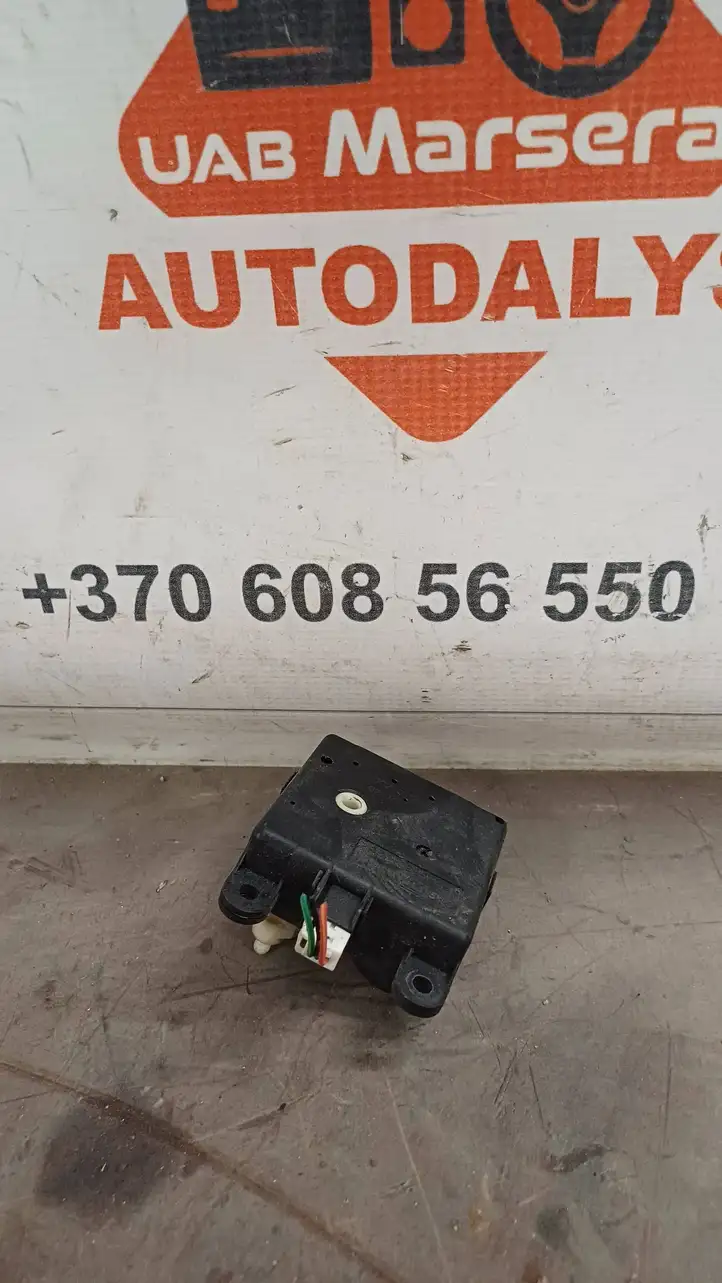 Nissan Primera (2001 - 2008) 3C27030850 Двигатель задвижки потока воздуха — фото 1