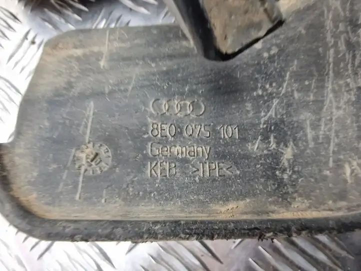 Audi A4 S4 B6 8E 8H (2000 - 2006) 8E0075111 Комплект брызговиков — фото 4