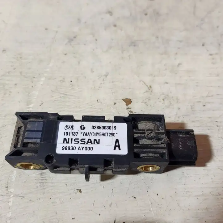 Nissan Primera (2001 - 2008) 98830AY000 Датчик удара SRS — фото 1