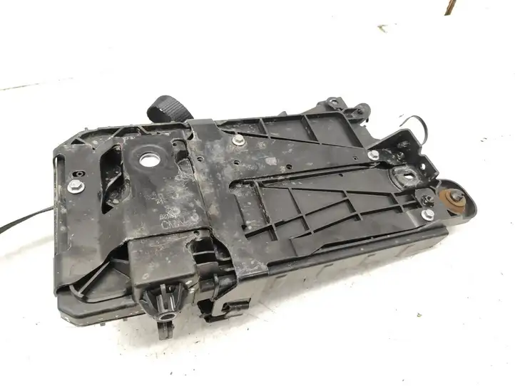 Volvo XC40 (2017 - ) 32219128 Площадка аккумулятора — фото 4