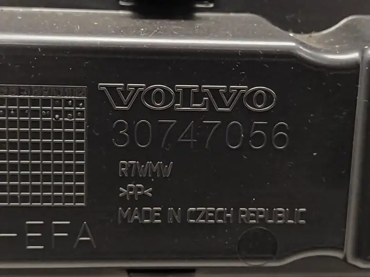 Volvo XC40 (2017 - ) 30747056 Комплект обшивки крышки багажника — фото 7