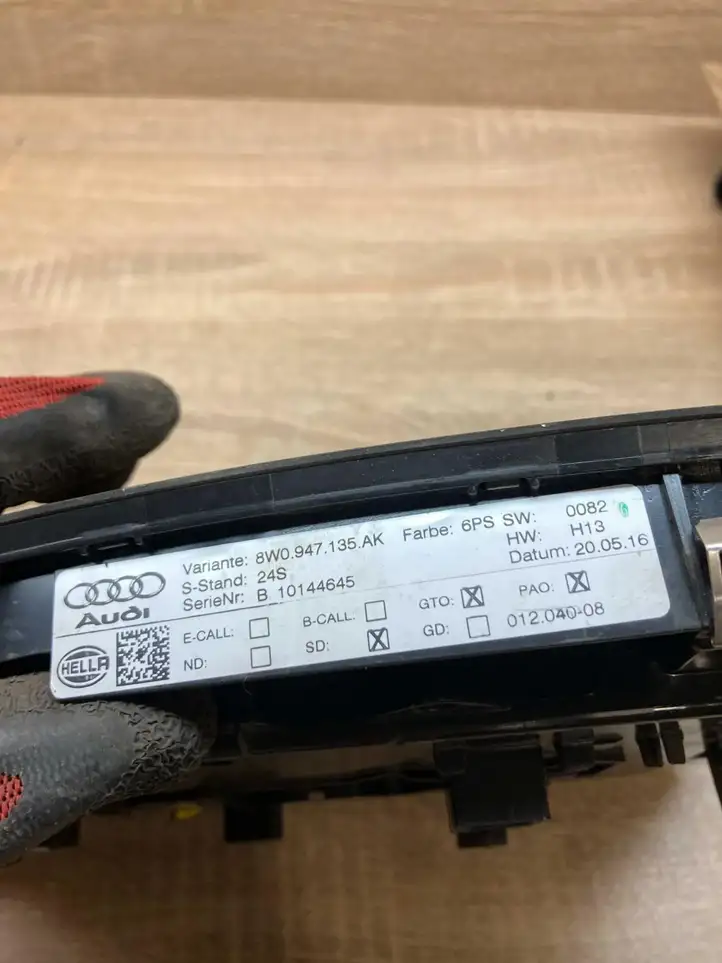 Audi A4 S4 B9 (2015 - 2019) 8W0947135AK Передняя подсветка — фото 5
