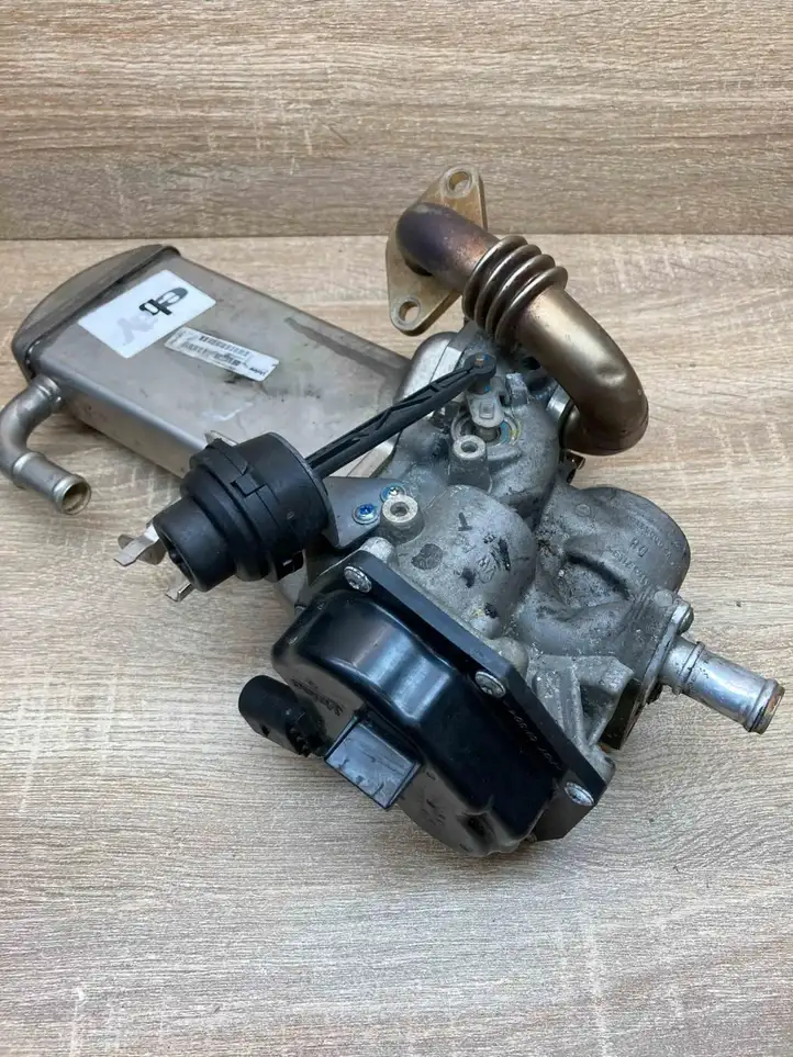 Audi A6 C7 (2011 - 2014) 03L131512CD Охладитель клапана EGR — фото 2