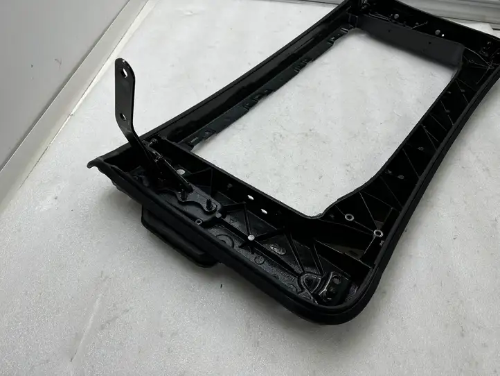 Tesla Model X (2021 - ) 102878200 Рамка дверного стекла задней двери — фото 8