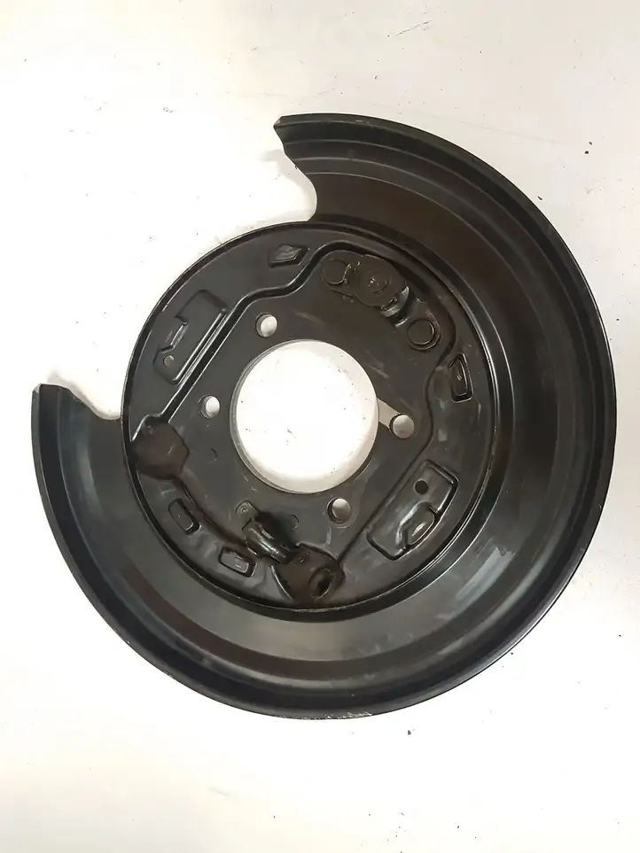 Subaru Legacy (2013 - 2015) 26704AJ020 Защитный кожух заднего тормозного диска — фото 1
