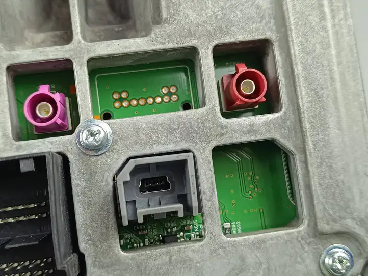 Jeep Wrangler (2018 - )  68472587AH Радио/ проигрыватель CD/DVD / навигация