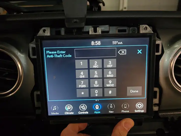 Jeep Wrangler (2018 - )  68472587AH Радио/ проигрыватель CD/DVD / навигация