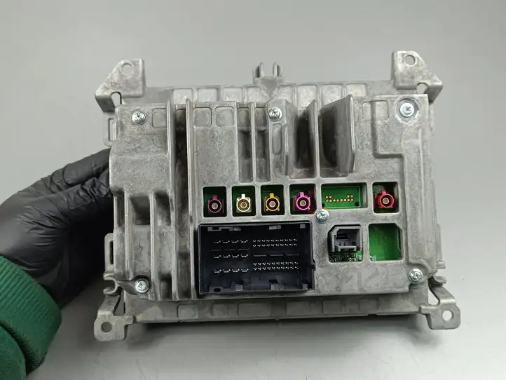 Jeep Wrangler (2018 - )  68472587AH Радио/ проигрыватель CD/DVD / навигация