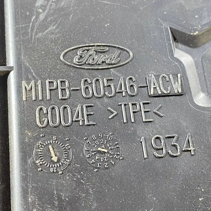 Ford Bronco (2020 - ) M1PB60546ACW Коврик для второго ряда — фото 9