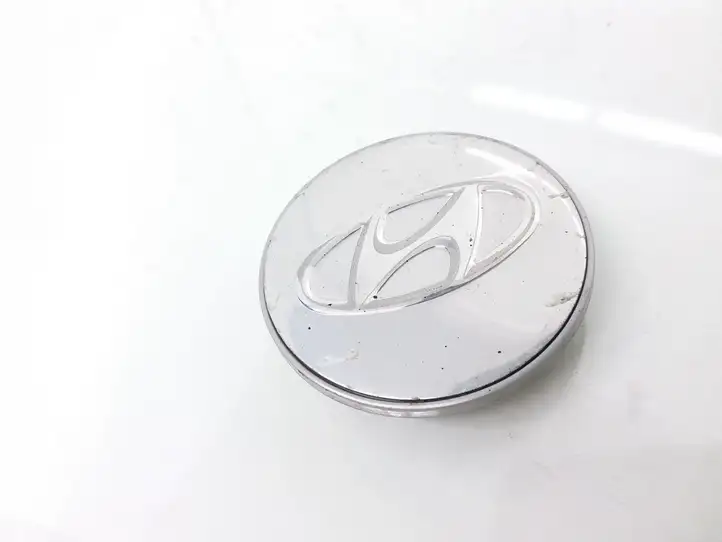 Hyundai Santa Fe (2005 - 2009)   Не заводская крышка (крышки) от центрального отверстия колеса