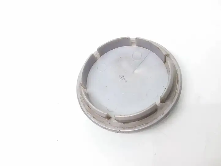 Hyundai Santa Fe (2005 - 2009)   Не заводская крышка (крышки) от центрального отверстия колеса