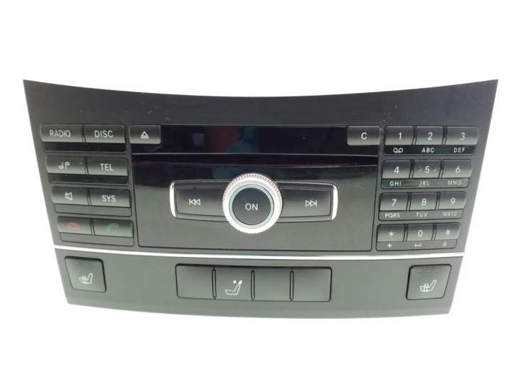 Mercedes-Benz E W212 (2009 - 2016)  A2128202410 Радио/ проигрыватель CD/DVD / навигация