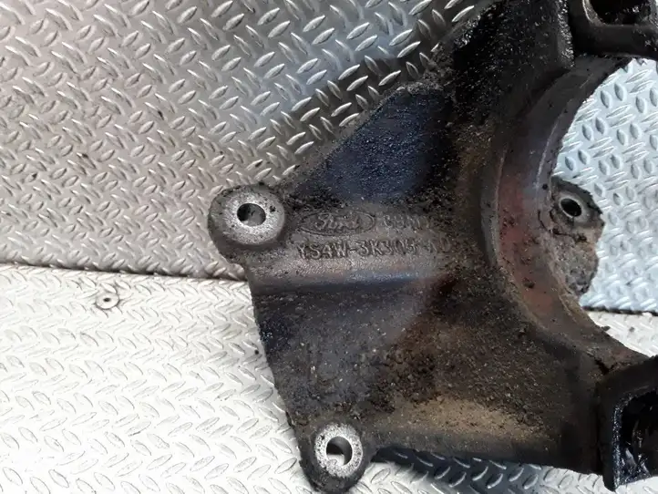 Ford Focus (1998 - 2004) YS4W3K305AD Кронштейн подвесного подшипника — фото 2