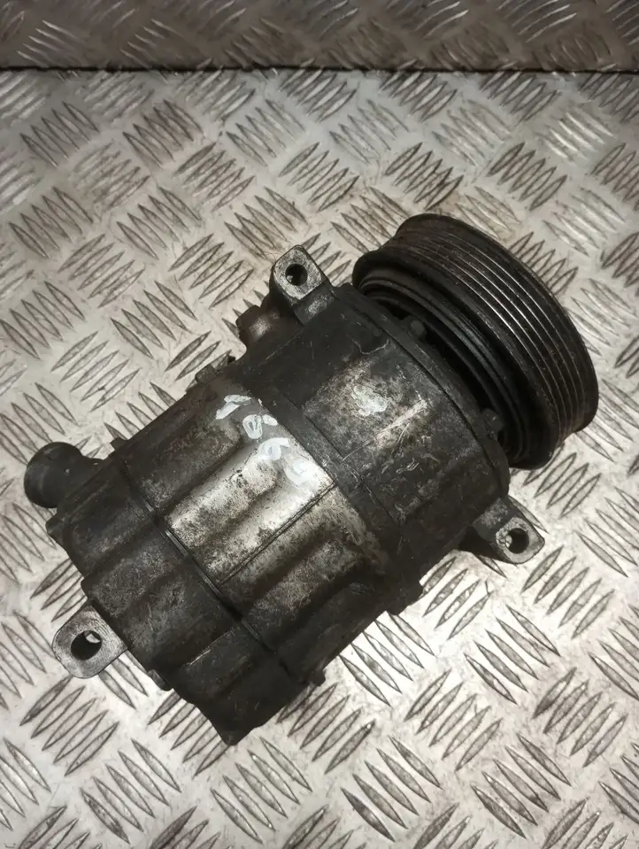 Opel Vectra C (2002 - 2005) 13140505 Компрессор (насос) кондиционера воздуха — фото 1