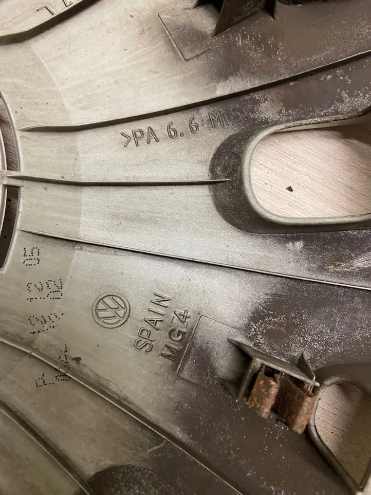 Volkswagen Touran I (2003 - 2010)  6q0601147l Колпак (колпаки колес) R 14