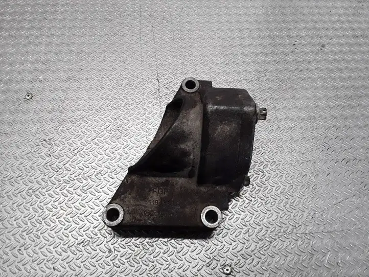 Opel Vectra C (2002 - 2005) 55184553 Кронштейн подвесного подшипника — фото 1