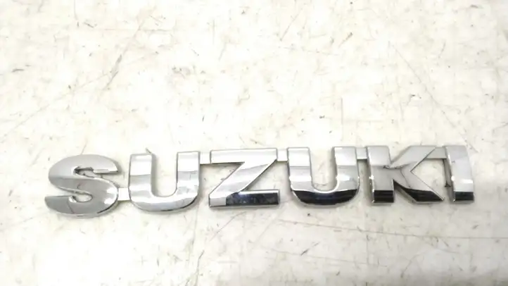 Suzuki SX4 S-Cross (2013 - 2021) Эмблема производителя — фото 2