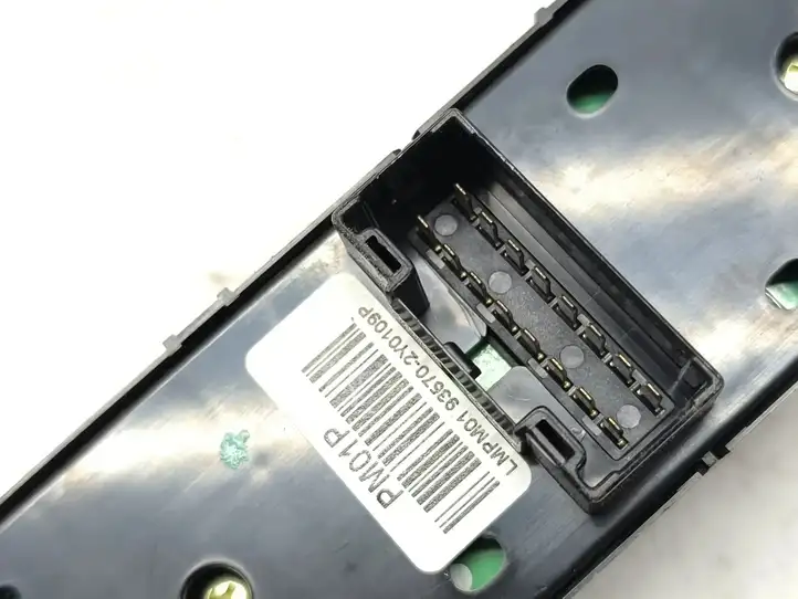 Hyundai ix35 (2009 - 2013) 3834901310 Кнопка стеклоподъемников — фото 7
