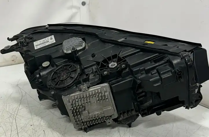 BMW 7 G11 G12 (2015 - 2022) 7946775 Передняя фара — фото 15