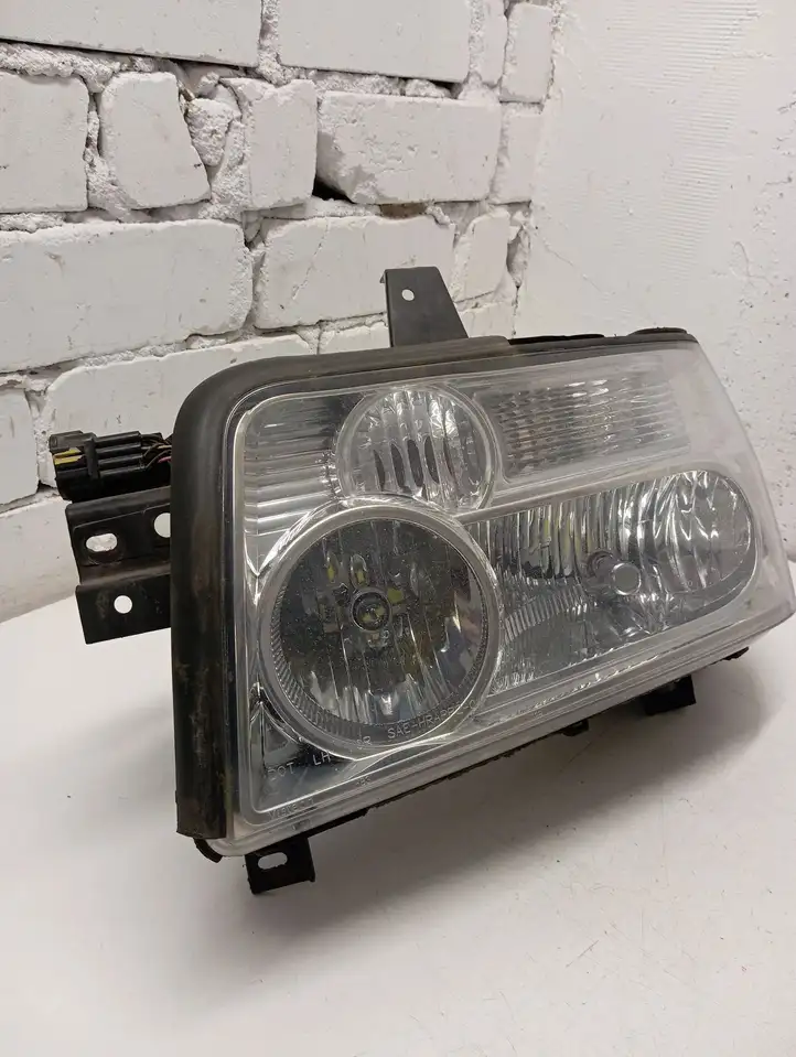 Infiniti QX56 (2007 - 2010) 7700420737 Передняя фара — фото 3
