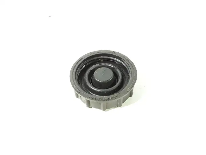 Toyota Yaris (2009 - 2012) 03355614571 Крышка бачка тормозной жидкости — фото 2
