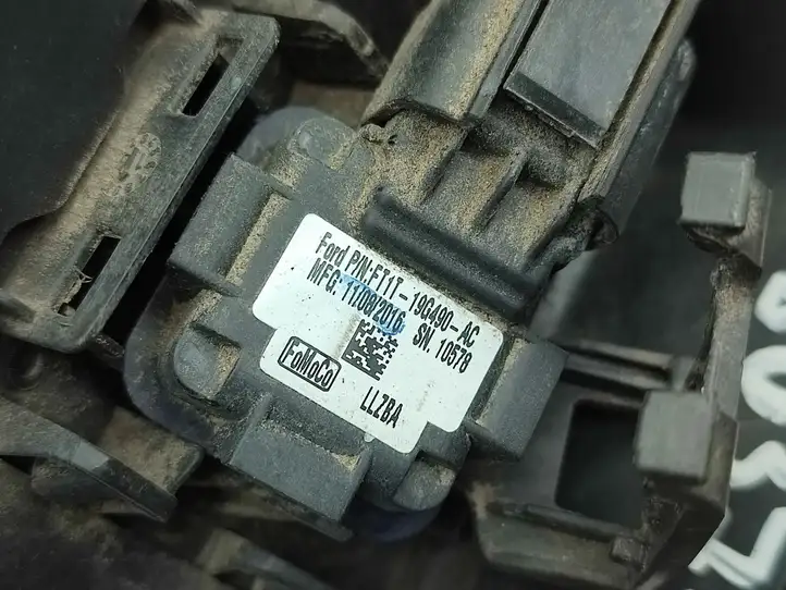 Ford Transit - Tourneo Connect (2009 - 2017) DT1113555ACW Подсветка номера — фото 2
