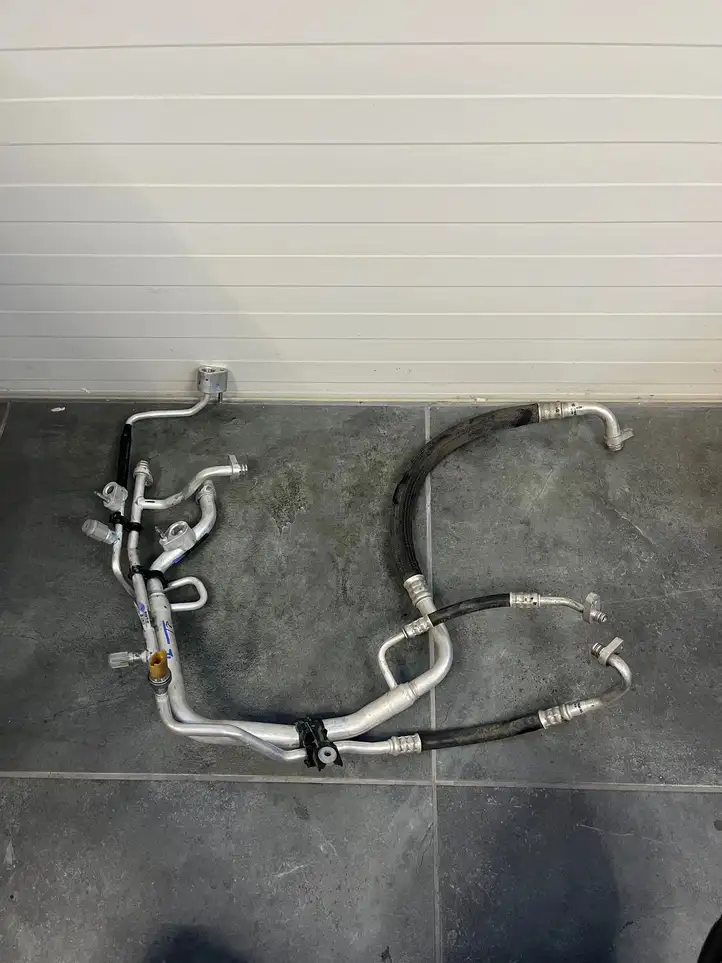 Opel Corsa F (2019 - ) 9843975180 Трубки и шланги кондиционера — фото 1