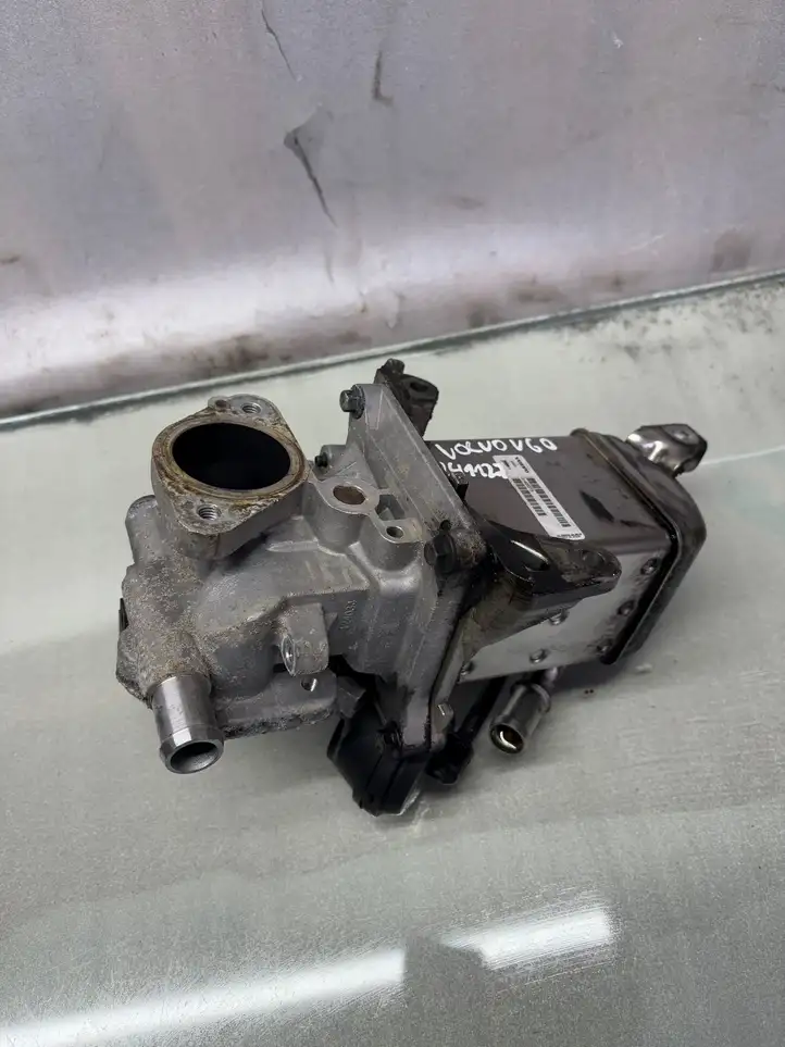 Volvo V60 (2013 - 2018) 31422315 Охладитель клапана EGR — фото 1