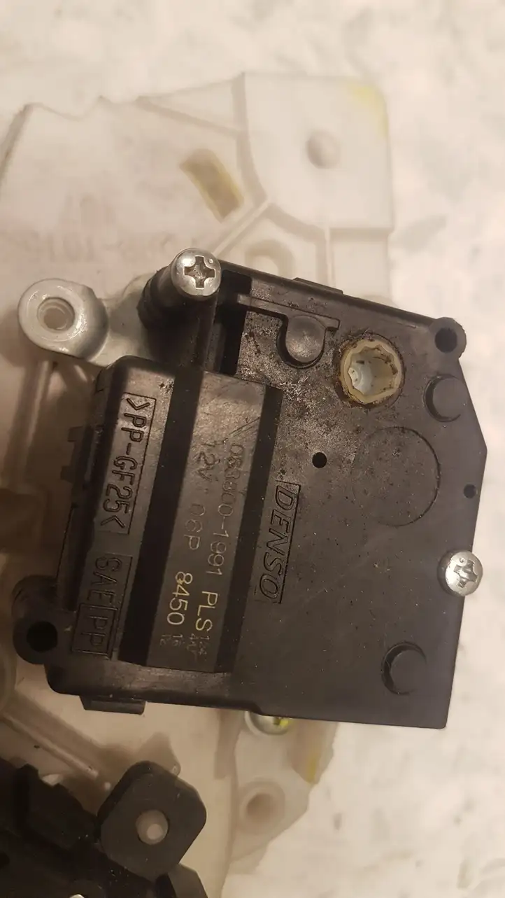 Lexus GS250 300 350 300h 450h (2011 - 2015) 0638001991 Двигатель задвижки потока воздуха — фото 1
